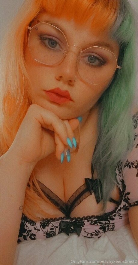 peachykeenstine22 onlyfans naked leaks