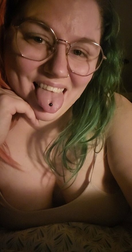 peachykeenstine22 onlyfans nude leaks