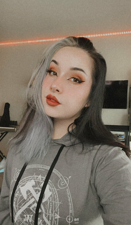 aelflaed nude on onlyfans