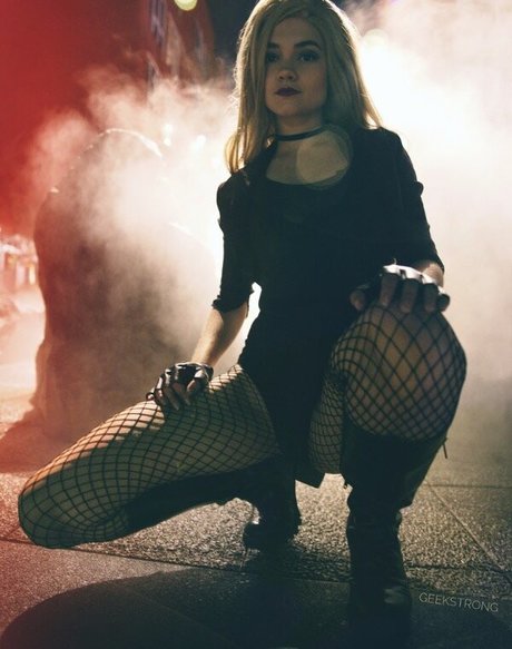 famous midget onlyfans pornographic self-portrait