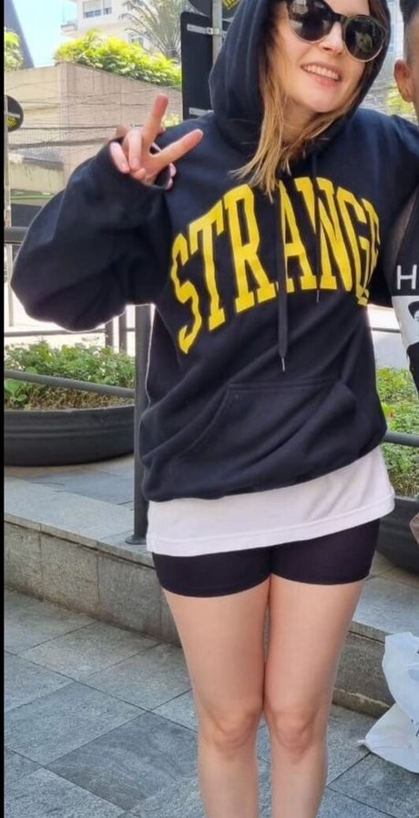 Lauren Mayberry leaked onlyfans