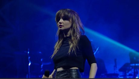Lauren Mayberry onlyfans sex leaks