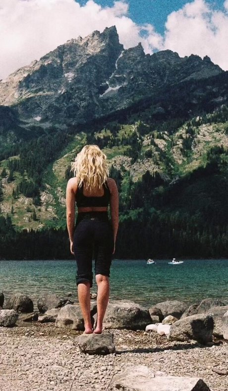 Willow Shields xxx only fans