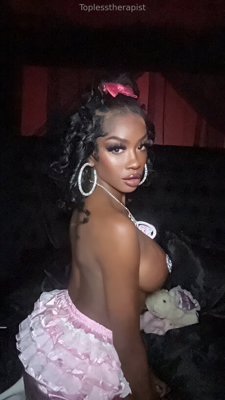 Toplesstherapist onlyfans nudes leaked