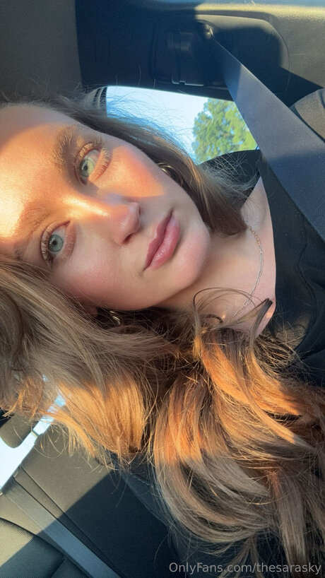 Thesarasky onlyfans model images