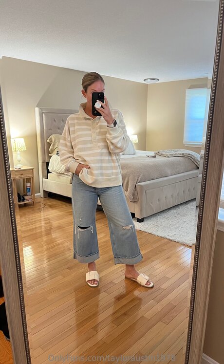 thick milf onlyfans naked print