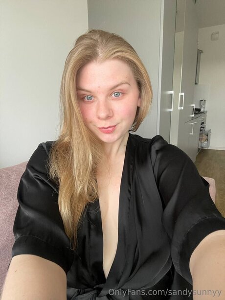 Sandysunnyy onlyfans leaked.