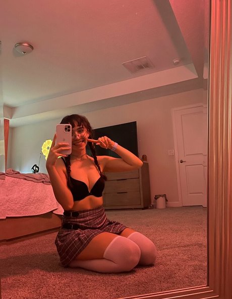 Catlyn Crespo nude onlyfans