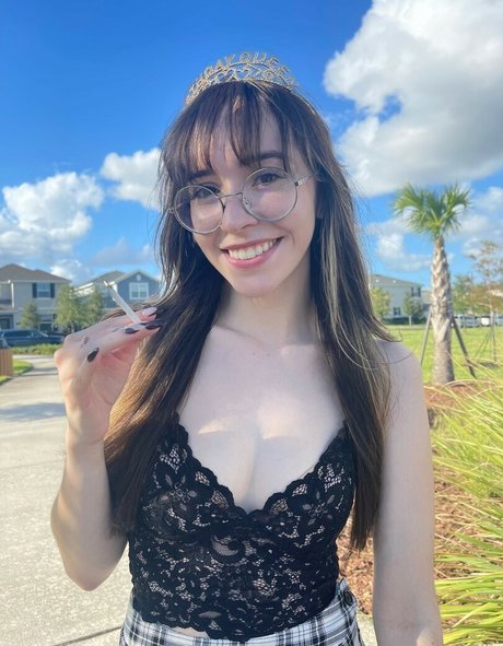 Catlyn Crespo nude only fans