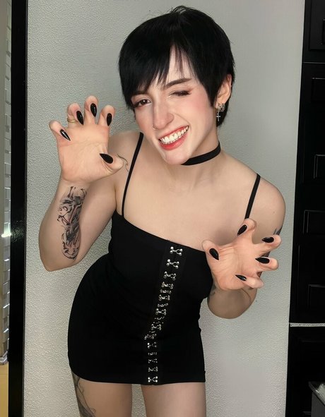 Akemy Sama onlyfans nide