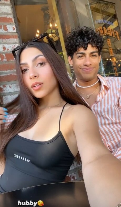 Alondra Delgado onlyfans model images