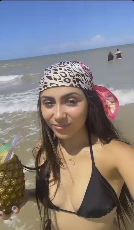 Alondra Delgado nude onlyfans pics