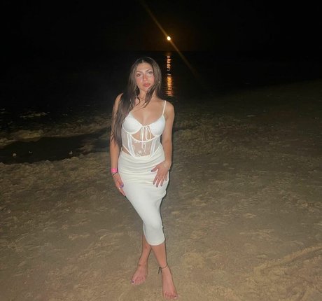 Alondra Delgado onlyfans ass