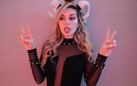 teen solo onlyfans sexy xxx self-portrait