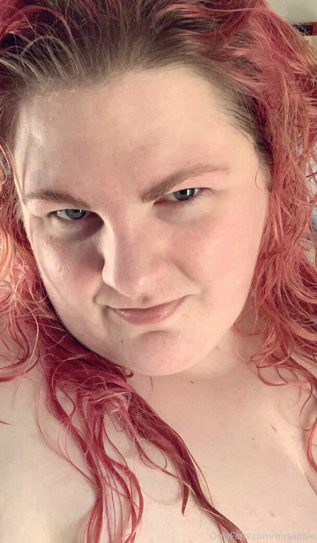 mrsapple only fans leaks