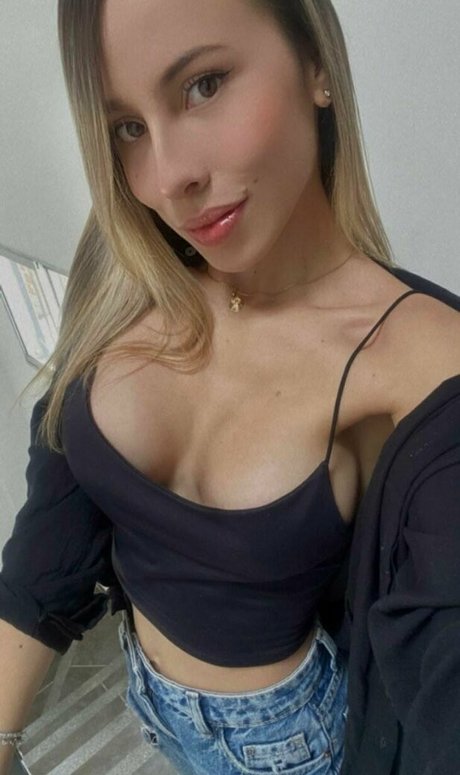 bustyxl only fans leak nude