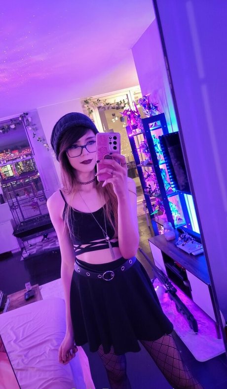 czech milf onlyfans naked frame