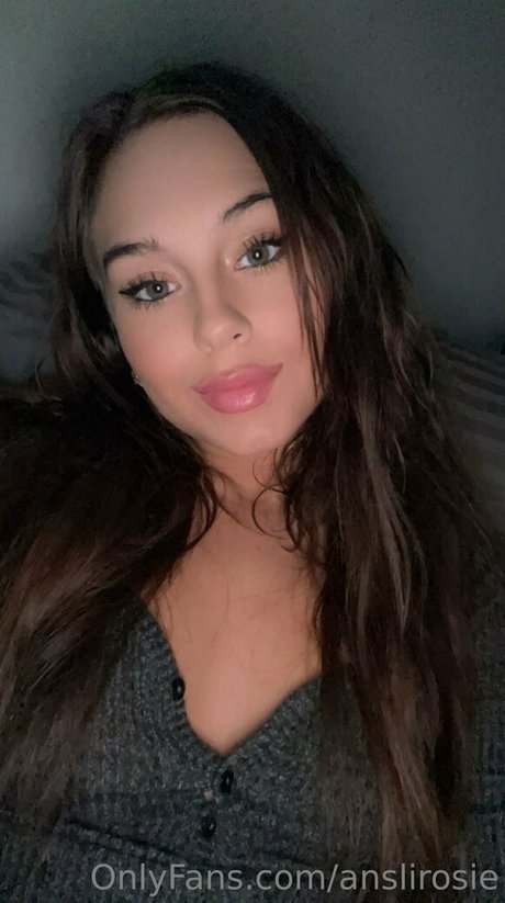 Anslirosie topless onlyfans