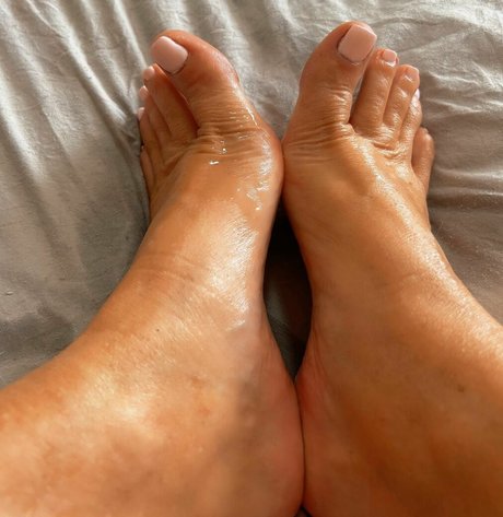 Kayla Kiwi free onlyfans