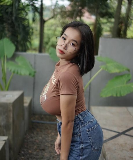 Elvara Caliva onlyfans leaked tits