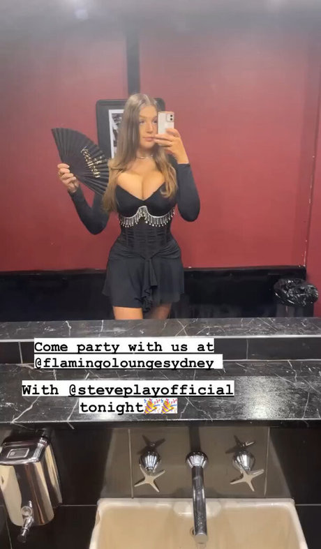 Alida Moya on onlyfans