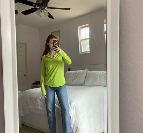 female muscle onlyfans sexy nude depiction