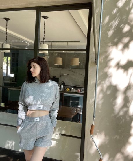 Alexandra Daddario new onlyfans leak