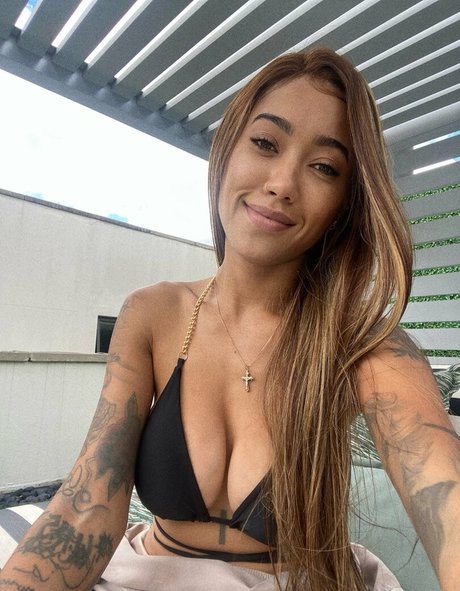 Ashleigh Ogle onlyfans boobs