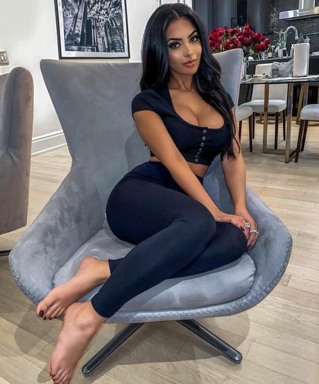 Aneeqa Farid nudes onlyfans