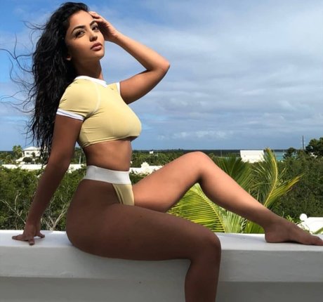 Aneeqa Farid naked on onlyfans