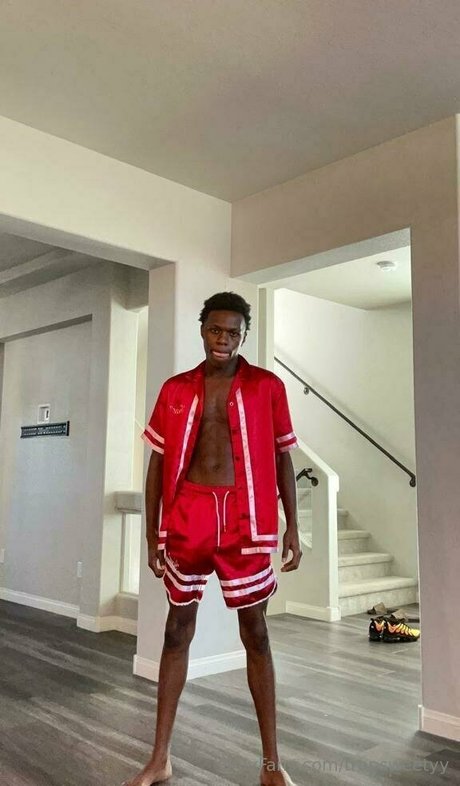 transgender onlyfans sexy naked picture