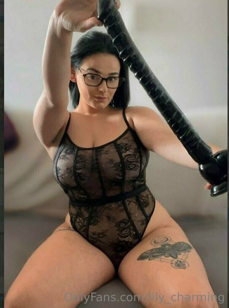 lily charming nude leaks onlyfans