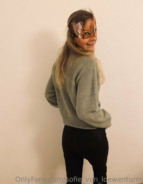 sofie von loewenturm onlyfans leak fuck