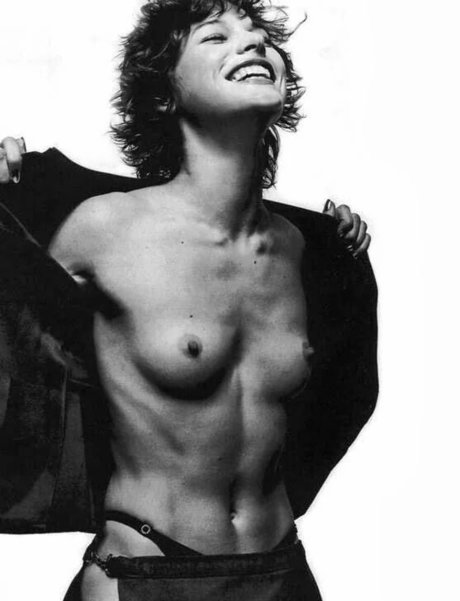 Milla Jovovich free only fans