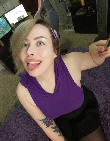 smile onlyfans art nude render