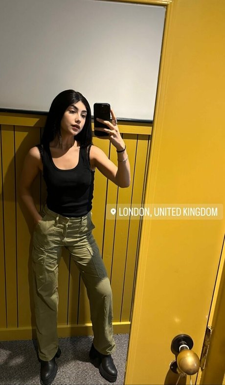 Alexa Mansour onlyfans model