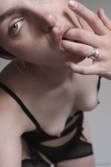 DaisyLove97 onlyfans leak ass