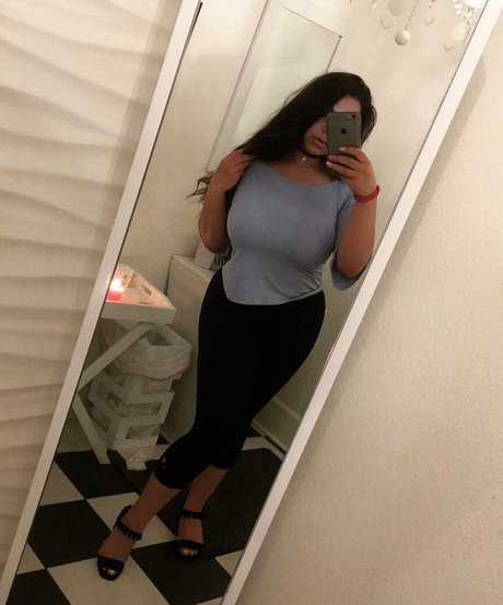 iloveteniah onlyfans post