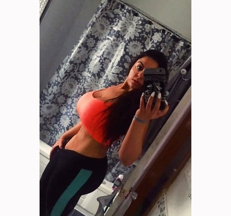 iloveteniah onlyfans naked