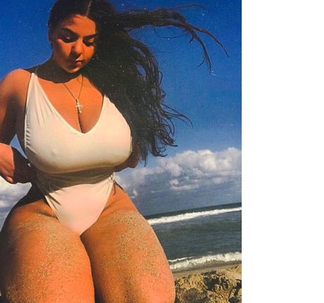 iloveteniah nude onlyfans pics