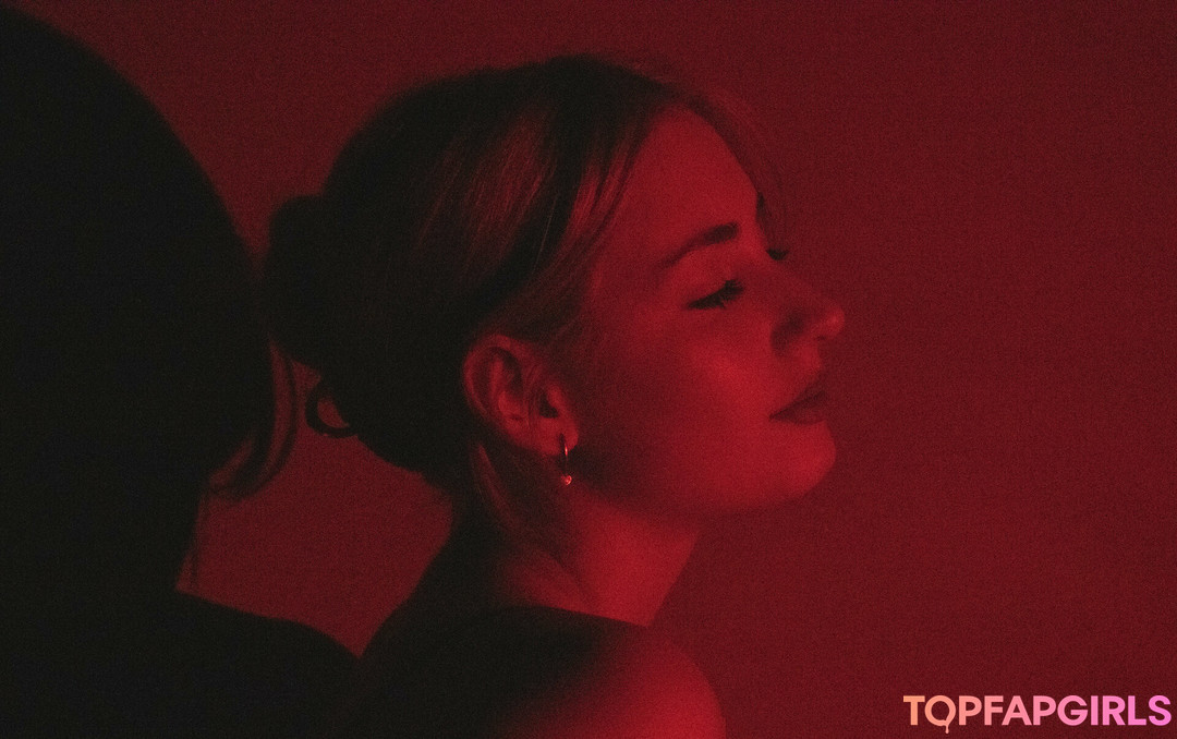 lesbian anal strapon onlyfans erotic img