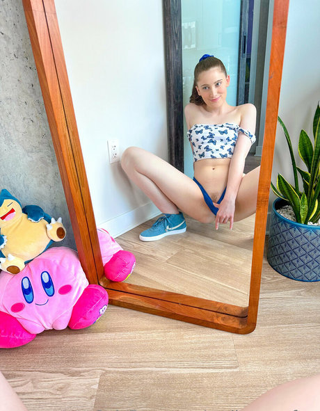 emilybelmontt onlyfans creator