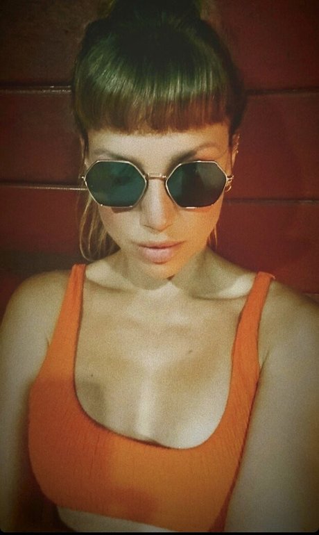 Yana Gold leaked porn onlyfans