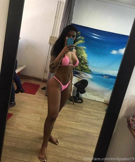 emilysales19 naked onlyfans leaks