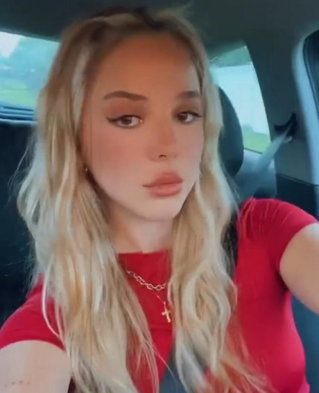 mia phillipson porn only fans