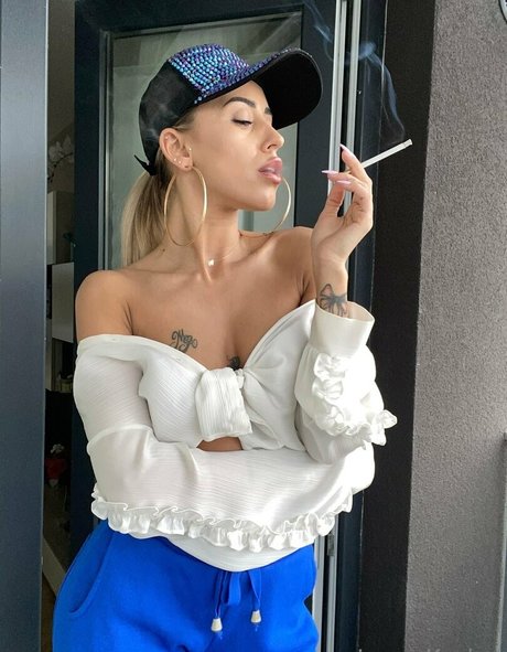 laurakozlovvfree onlyfans leaked.