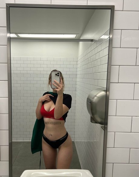 TheNoFaceQueen free only fans