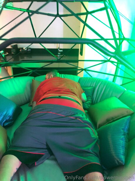 Powerpigspen onlyfans naked