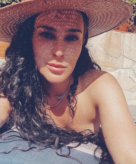 Rumer Willis onlyfans leaked pics