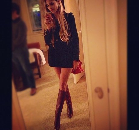 Eiza Gonzalez onlyfans leaked.